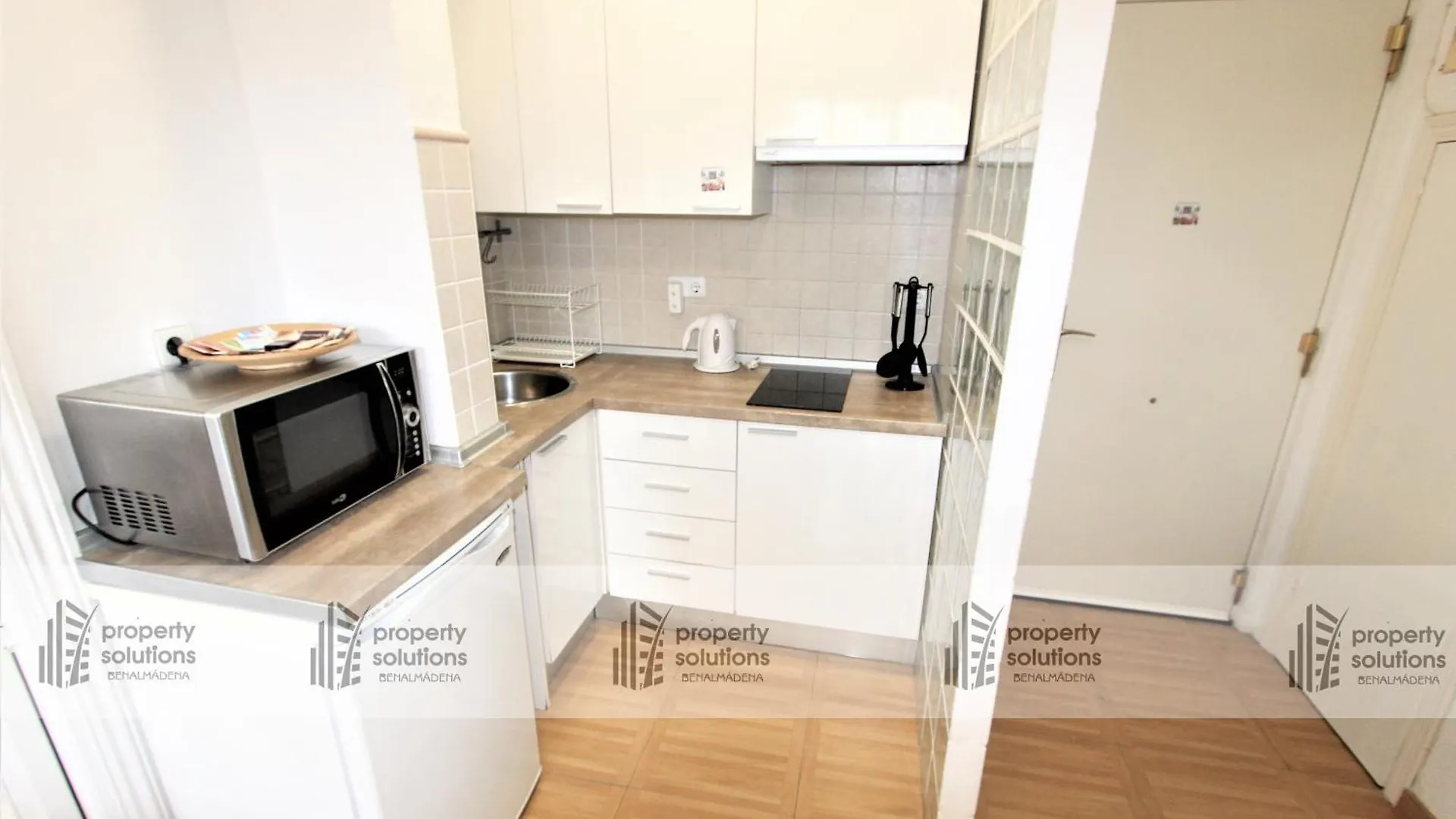 Delta Del Sur Apartamentos - Cerca De Tren, Restaurantes, Tiendas - Playa A 8 Min Caminando Benalmádena España